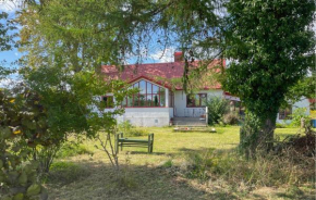 4 Bedroom Cozy Home In Gärsnäs